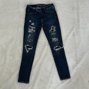 American Eagle Women’s Distressed Jegging, size 4 Short
